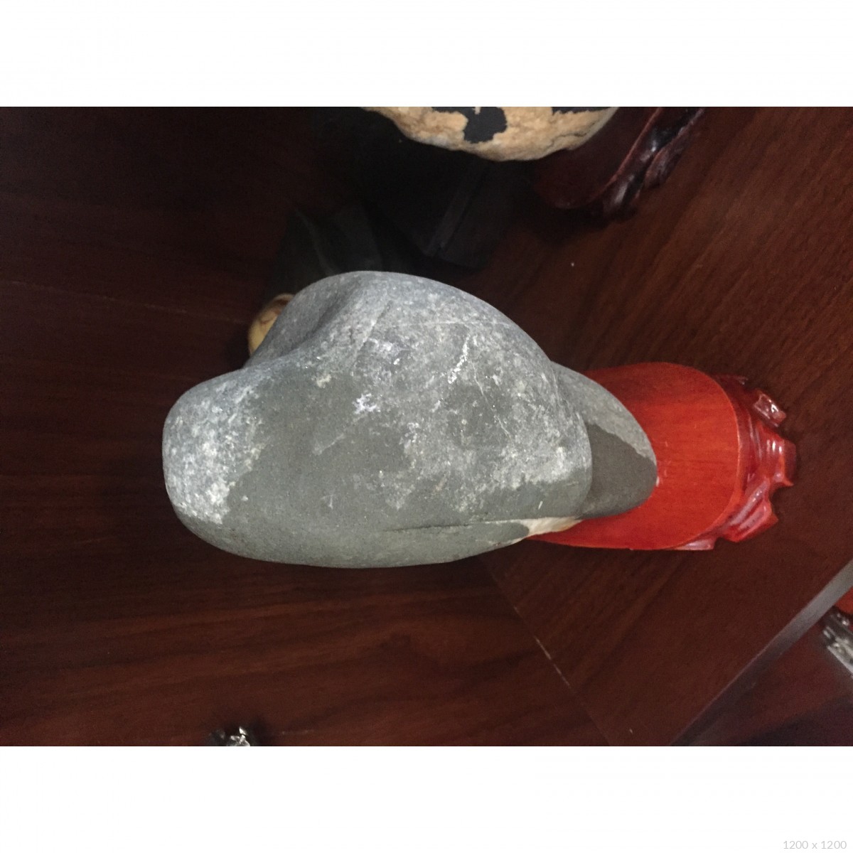 大小:16*10*8 重量:未知 底座:不含 藏品意蕴:石质坚硬,水洗度光滑细
