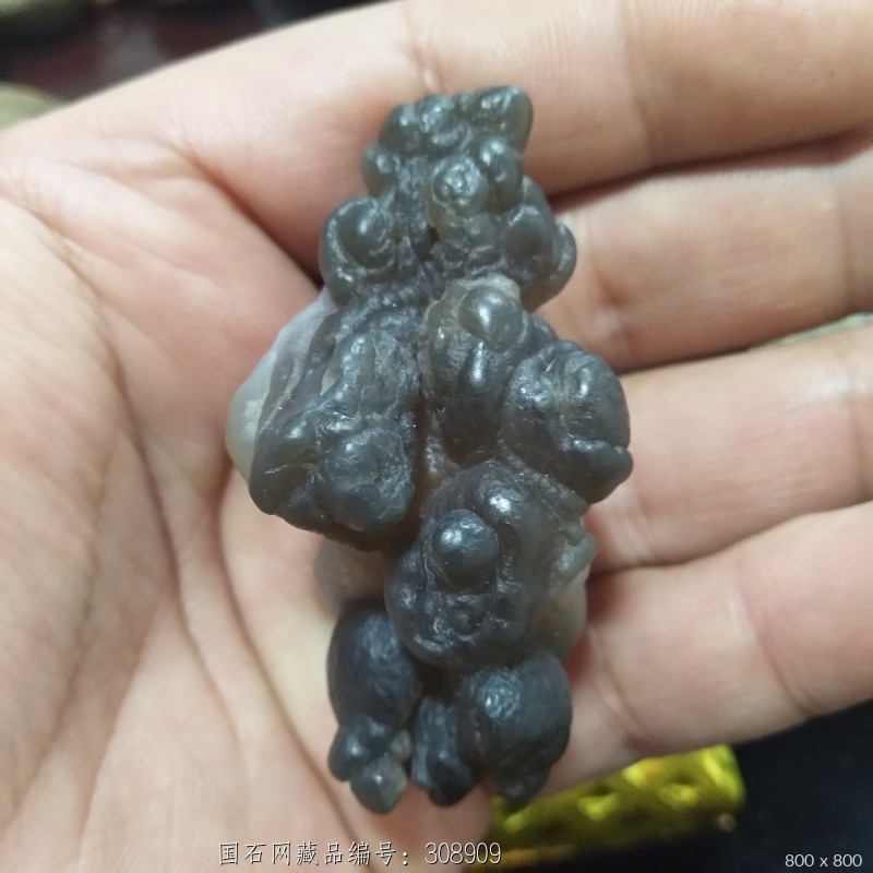石馆 品识斋  熊猫玛瑙  藏品名称:熊猫玛瑙 石种:埃及玛瑙 产地