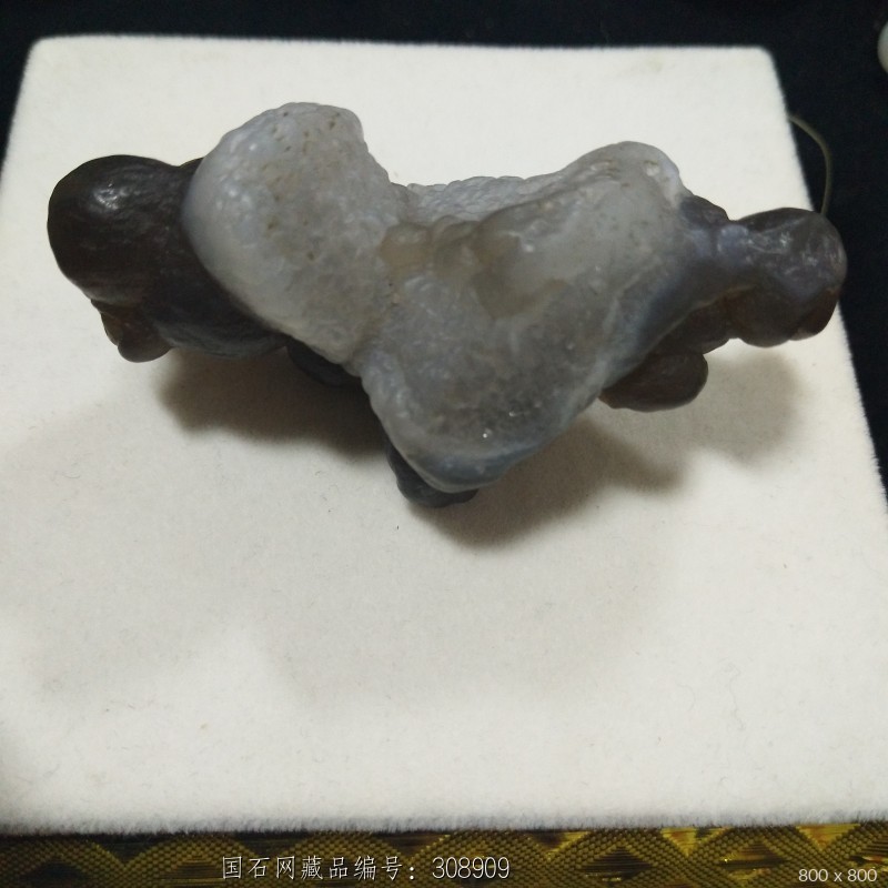 石馆 品识斋  熊猫玛瑙  藏品名称:熊猫玛瑙 石种:埃及玛瑙 产地