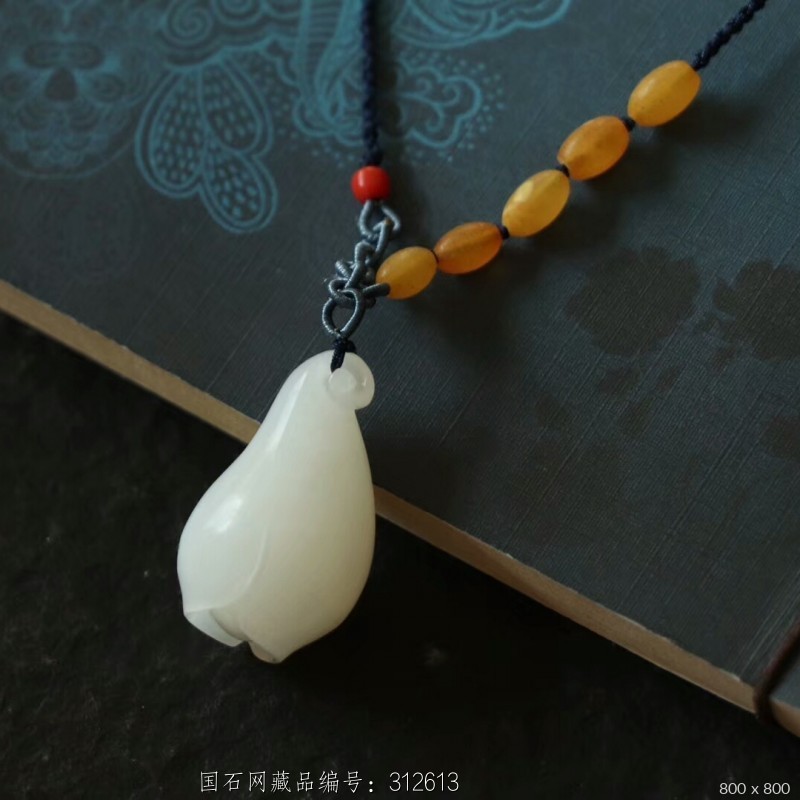 天然羊脂玉兰花