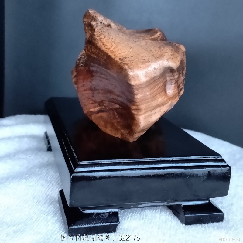 5cm 重量:未知 底座:含 藏品意蕴