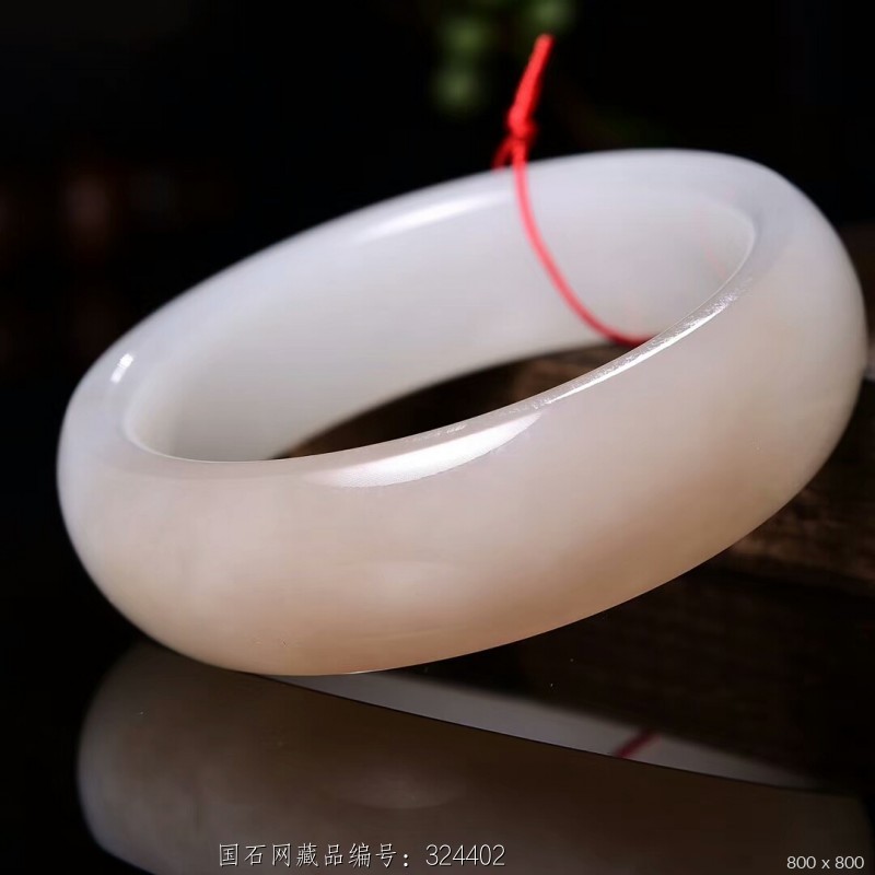 运费:免运费 藏品意蕴:新疆和田玉羊脂玉藕粉色手镯  极具珍藏价值