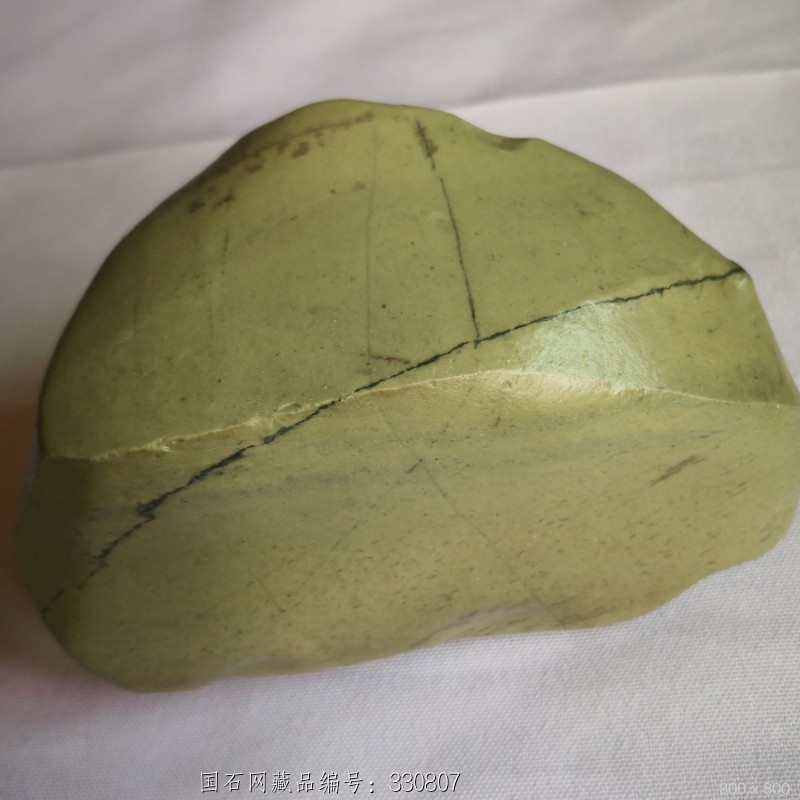 5*7cm,1056克 重量:未知 底座:不含 藏品意蕴:玉化熟泥石,特别细腻.