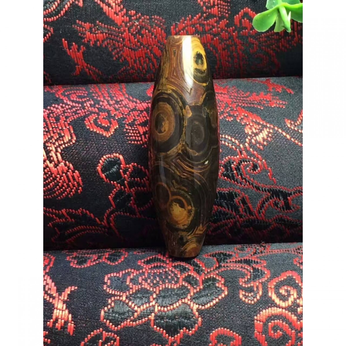 九眼石页岩蒙天珠57*19(极品九眼)