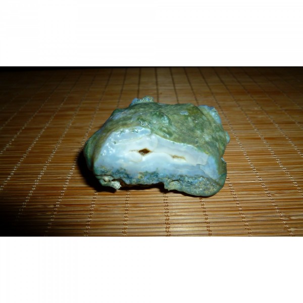 绿玛瑙把件阿拉善地表玛瑙原石