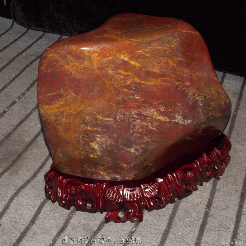 115斤大原石鸡血玉摆件