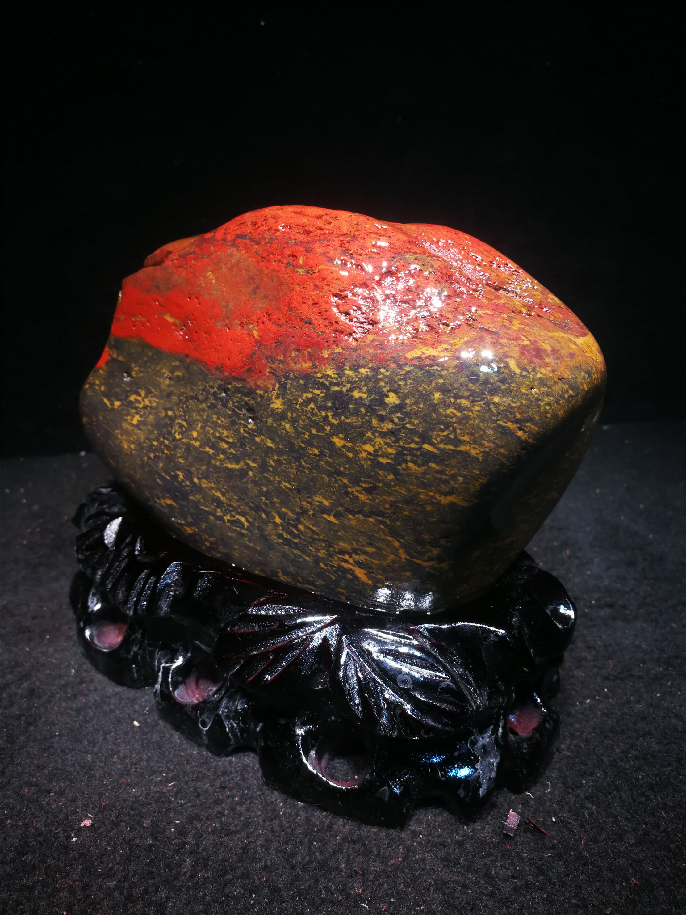 《鸿运当头》桂林鸡血玉奇石镇宅石