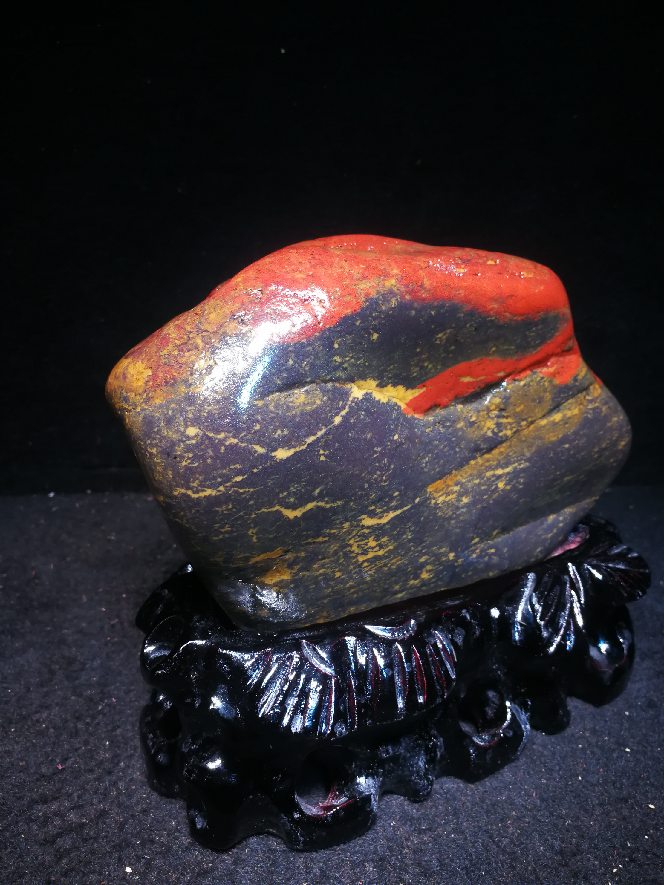 《鸿运当头》桂林鸡血玉奇石镇宅石