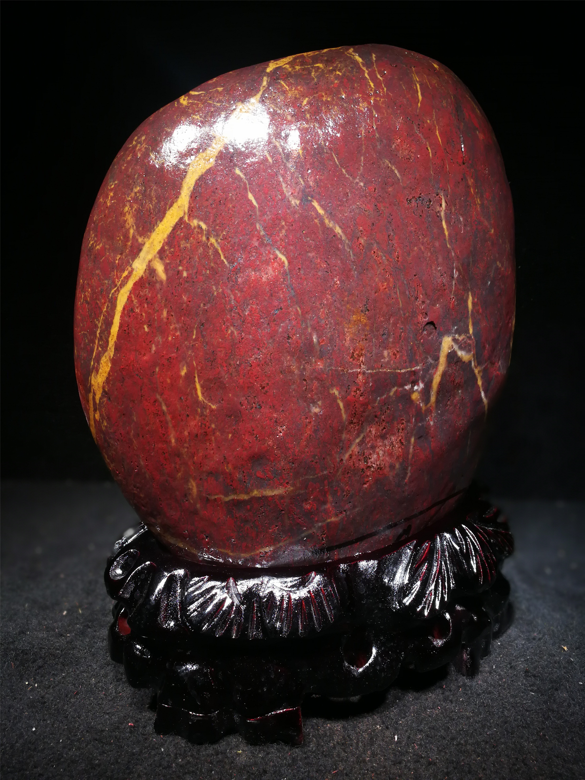 刘关张桂林鸡血玉奇石镇宅石